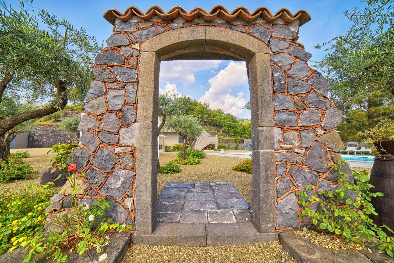 Il Casale Di Monacella Aparthotel Santa Venerina Buitenkant foto